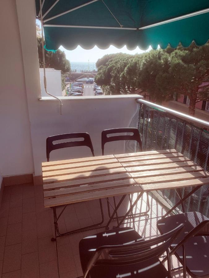 Casa Bianca 4 - Confortevole In Centro A مونيلّي المظهر الخارجي الصورة