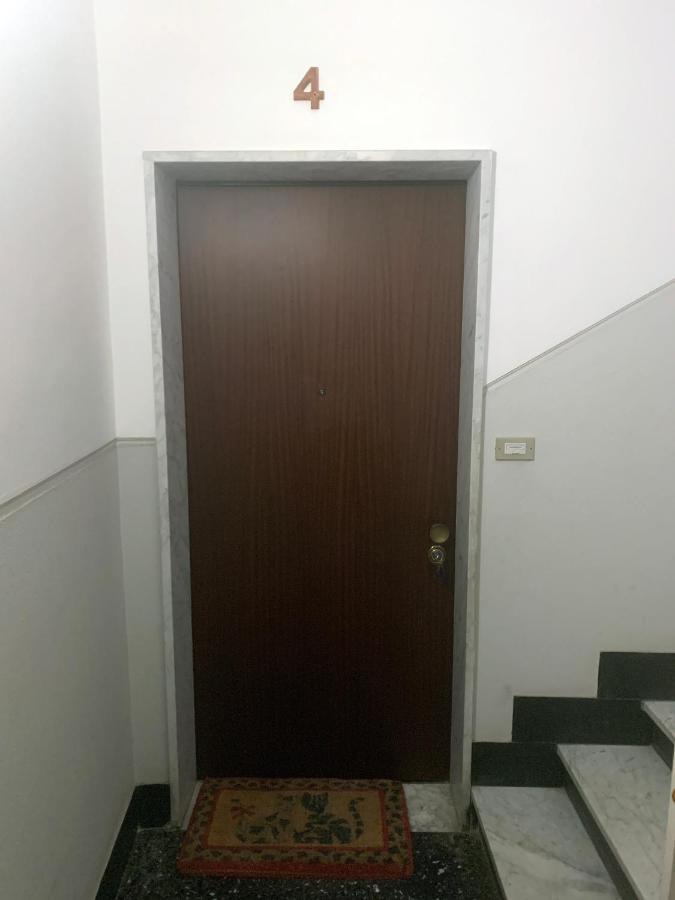 Casa Bianca 4 - Confortevole In Centro A مونيلّي المظهر الخارجي الصورة
