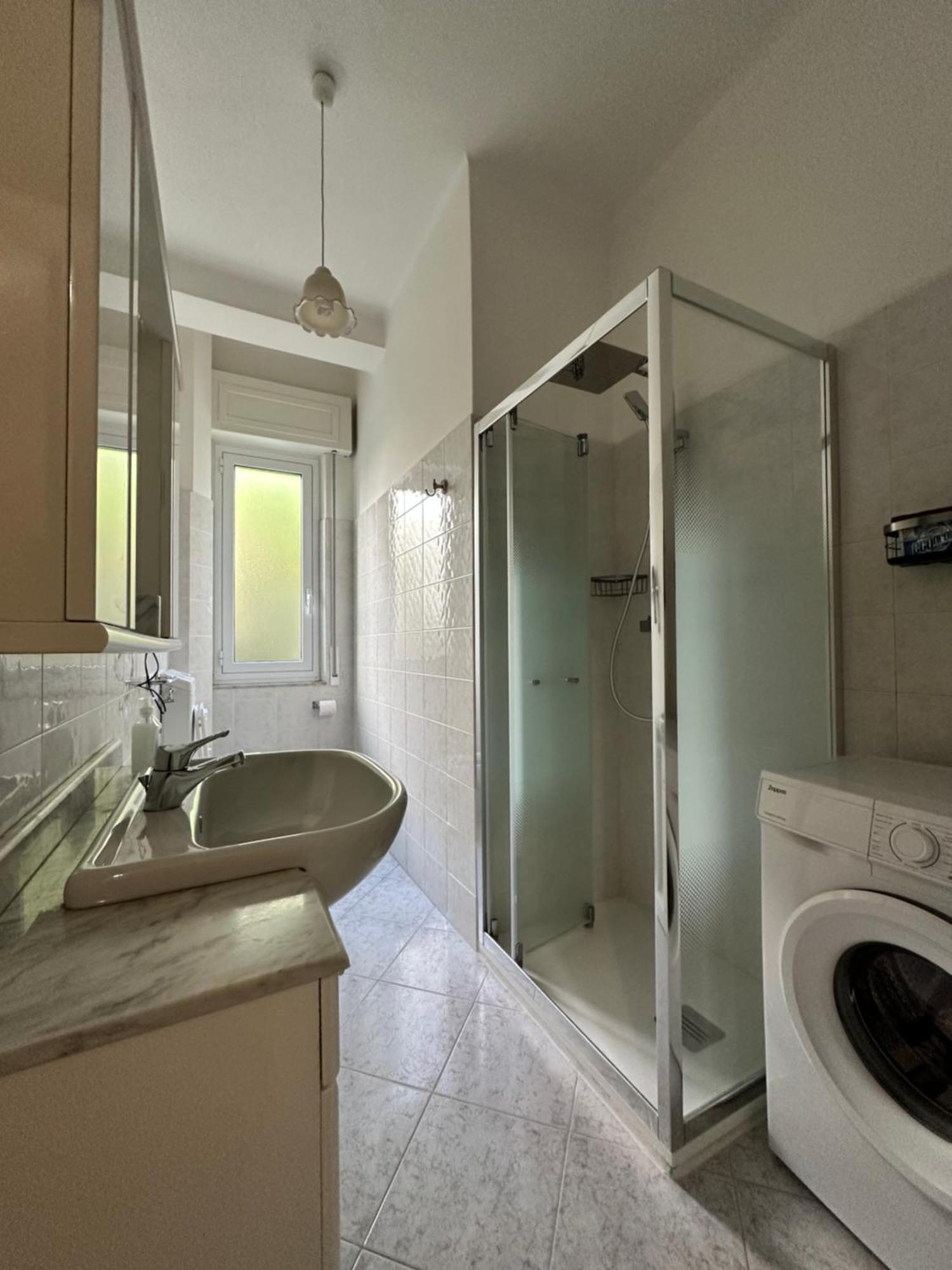 Casa Bianca 4 - Confortevole In Centro A مونيلّي المظهر الخارجي الصورة