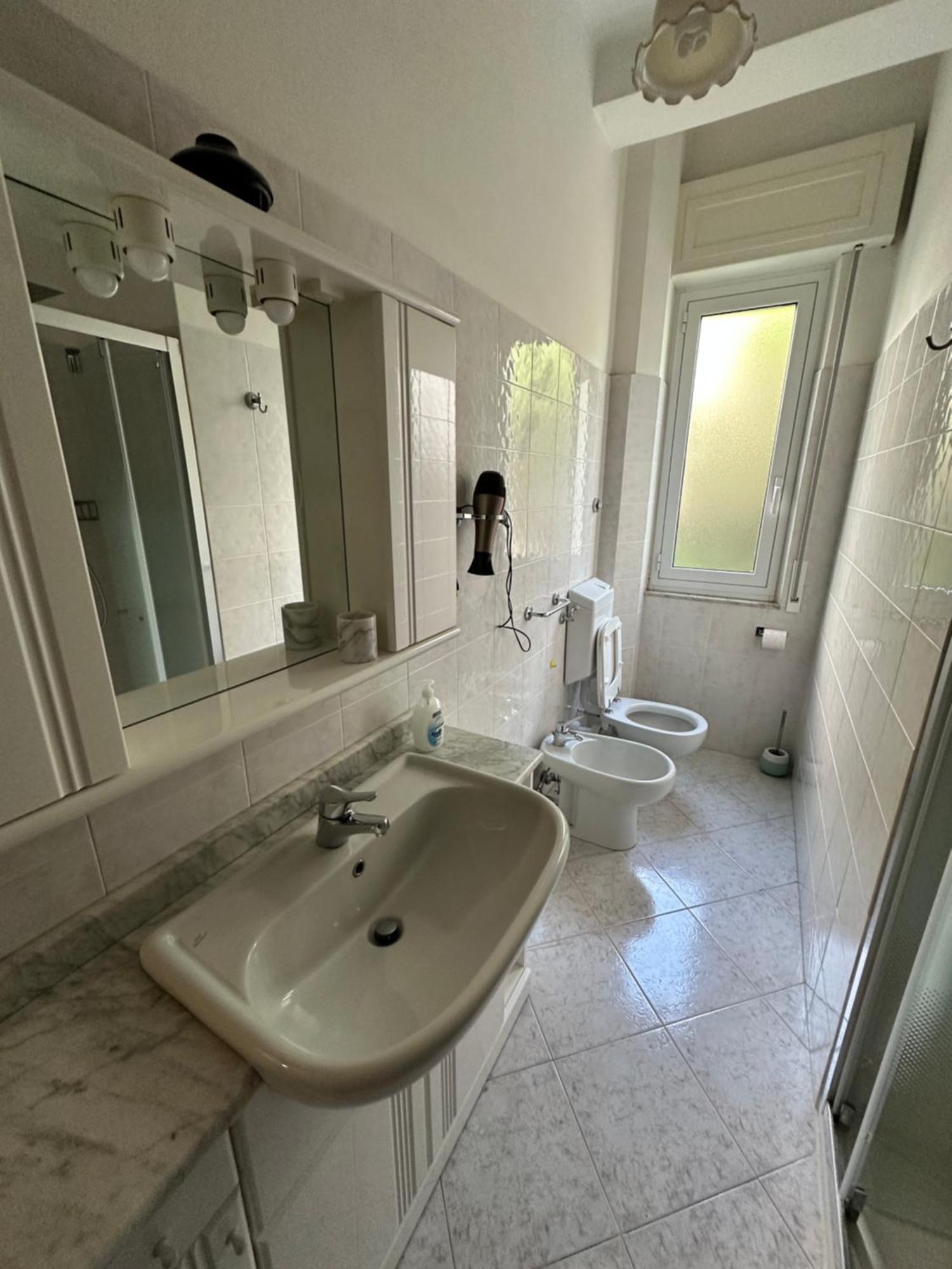 Casa Bianca 4 - Confortevole In Centro A مونيلّي المظهر الخارجي الصورة